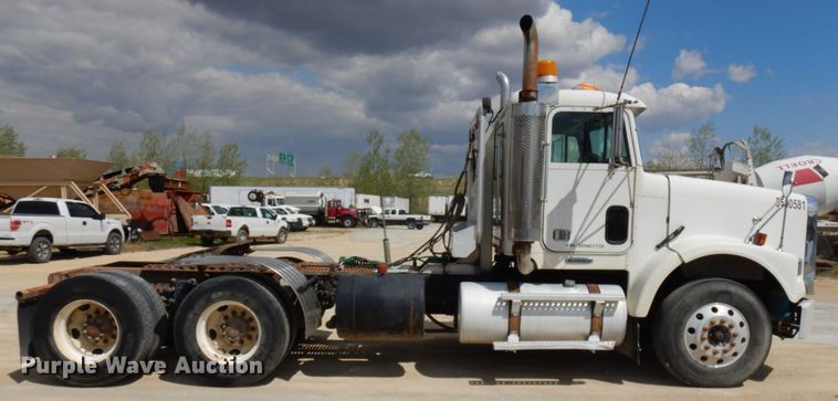 image for item GC9934 2005 Freightliner FLD  semi truck