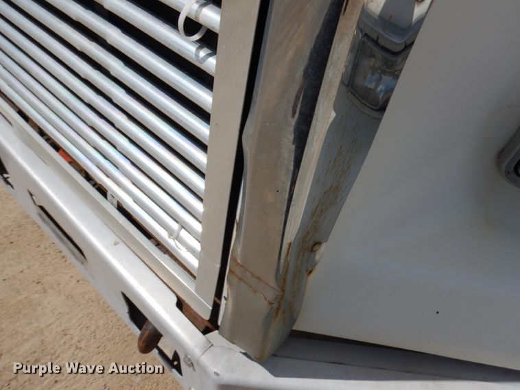 image for item GC9934 2005 Freightliner FLD  semi truck