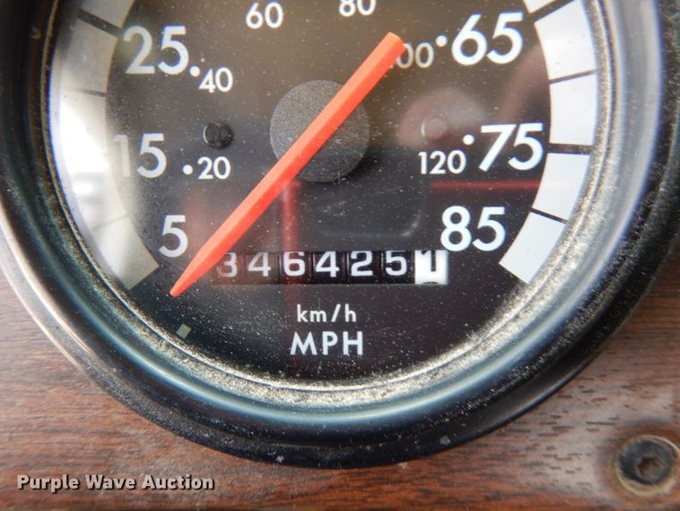 image for item GC9934 2005 Freightliner FLD  semi truck