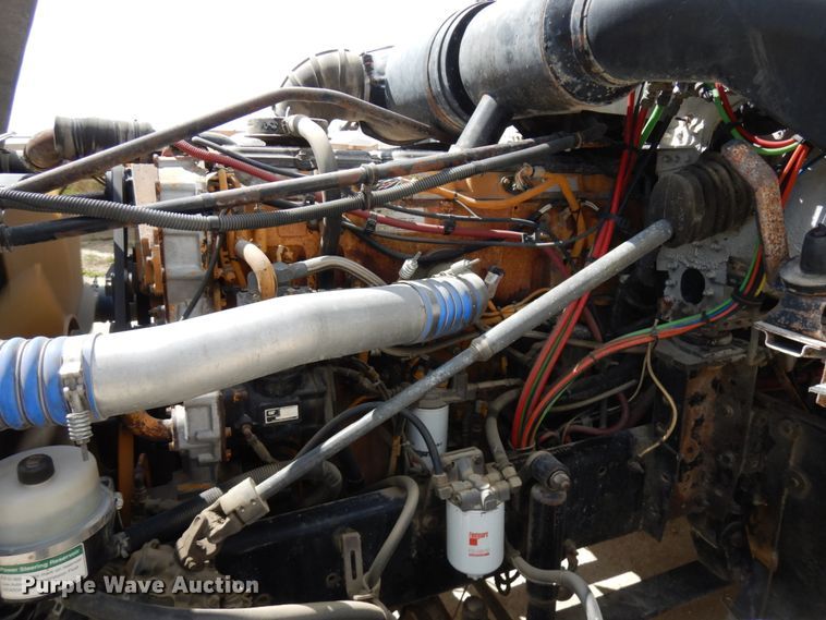 image for item GC9934 2005 Freightliner FLD  semi truck