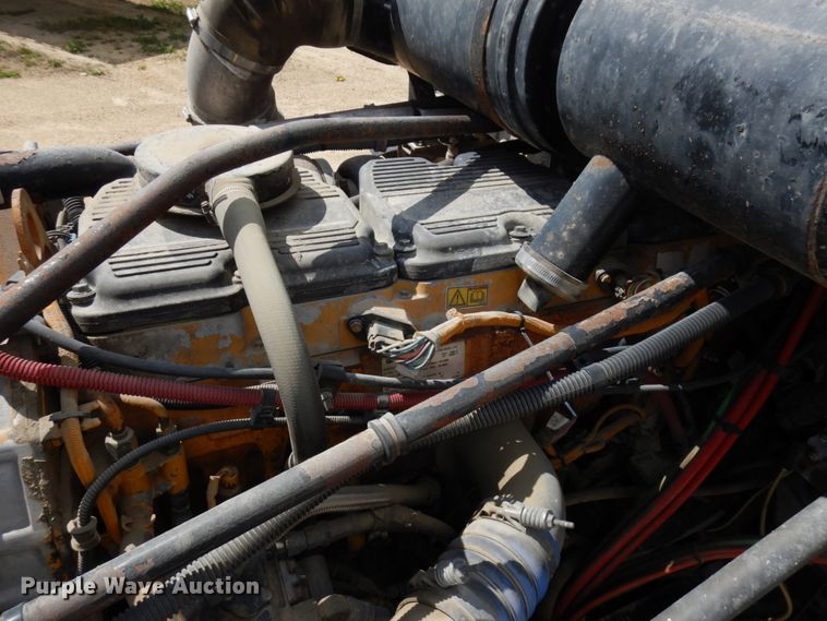 image for item GC9934 2005 Freightliner FLD  semi truck