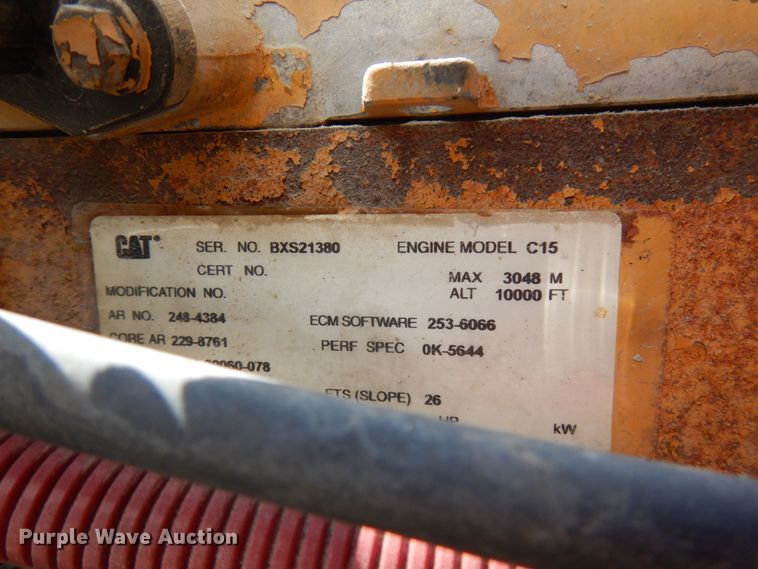 image for item GC9934 2005 Freightliner FLD  semi truck