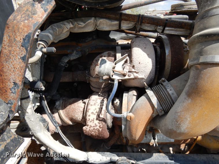 image for item GC9934 2005 Freightliner FLD  semi truck