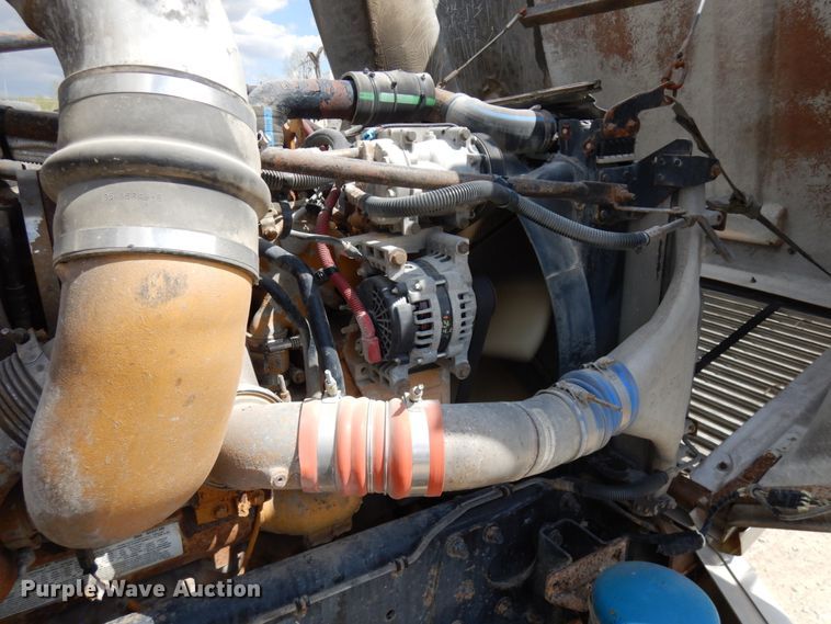 image for item GC9934 2005 Freightliner FLD  semi truck