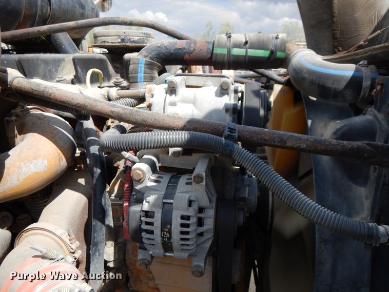 image for item GC9934 2005 Freightliner FLD  semi truck