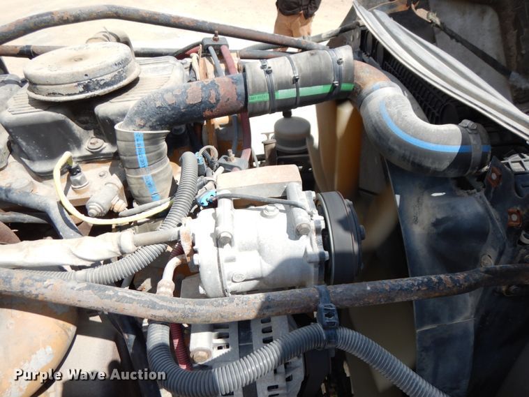 image for item GC9934 2005 Freightliner FLD  semi truck