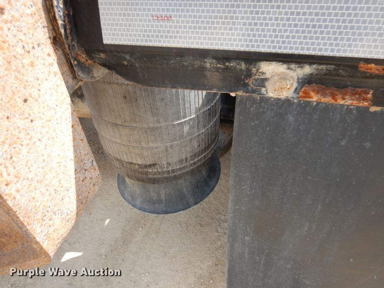 image for item GC9934 2005 Freightliner FLD  semi truck