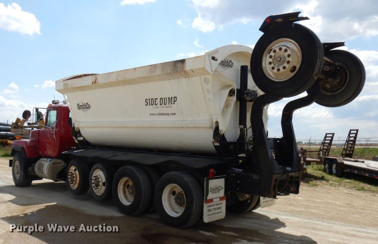 image for item GC9935 2000 Mack RD690S  dump truck