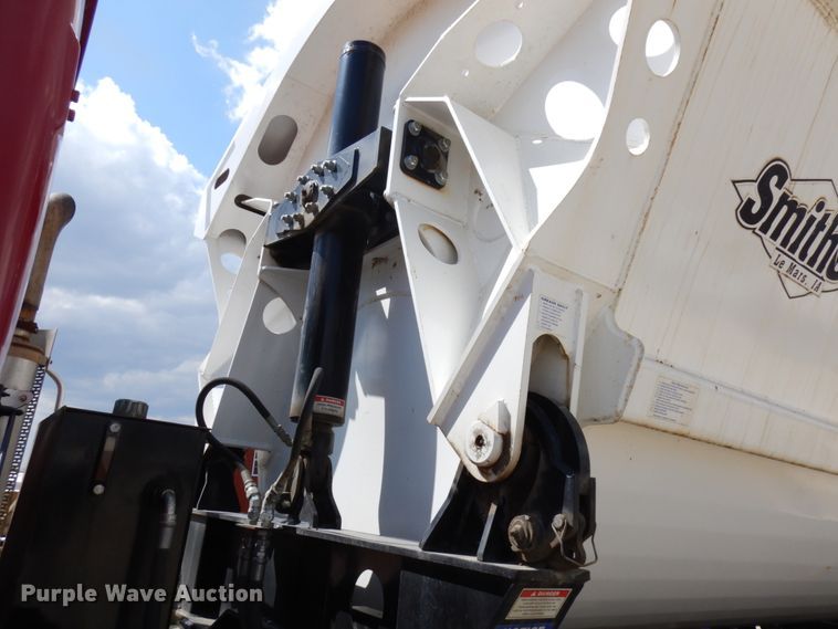 image for item GC9935 2000 Mack RD690S  dump truck