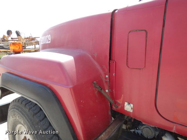 image for item GC9935 2000 Mack RD690S  dump truck