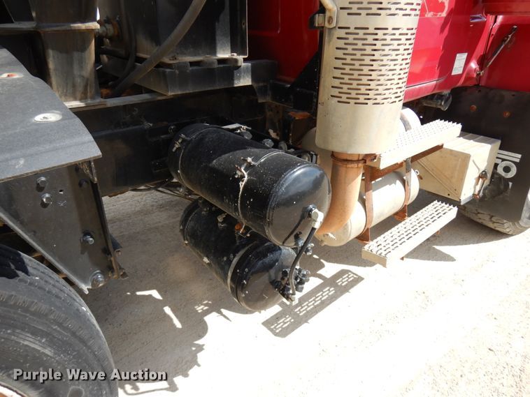 image for item GC9935 2000 Mack RD690S  dump truck