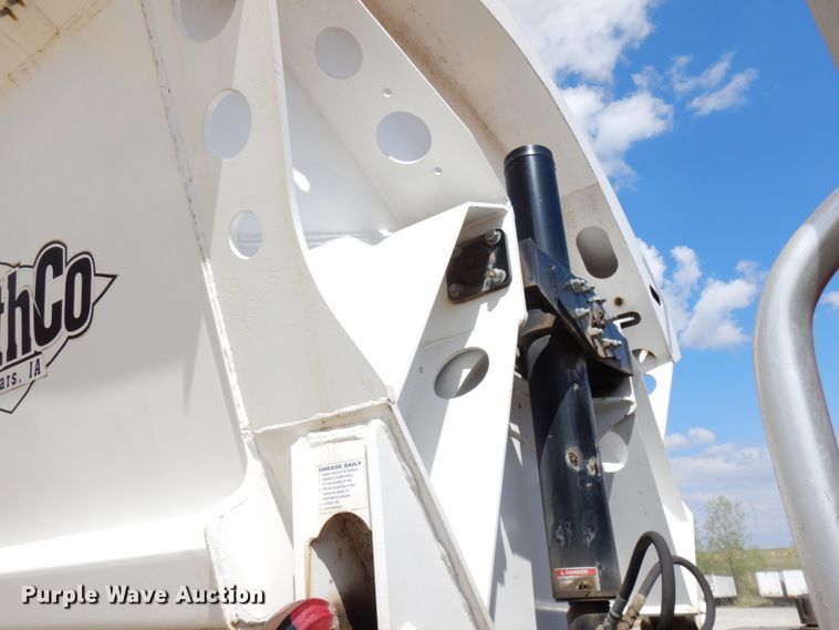 image for item GC9935 2000 Mack RD690S  dump truck