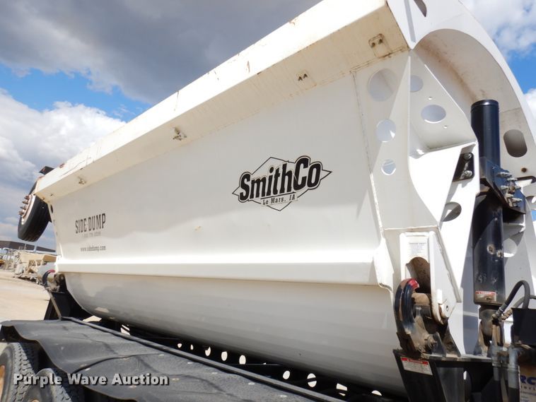 image for item GC9935 2000 Mack RD690S  dump truck