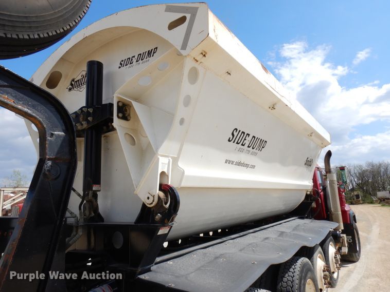 image for item GC9935 2000 Mack RD690S  dump truck