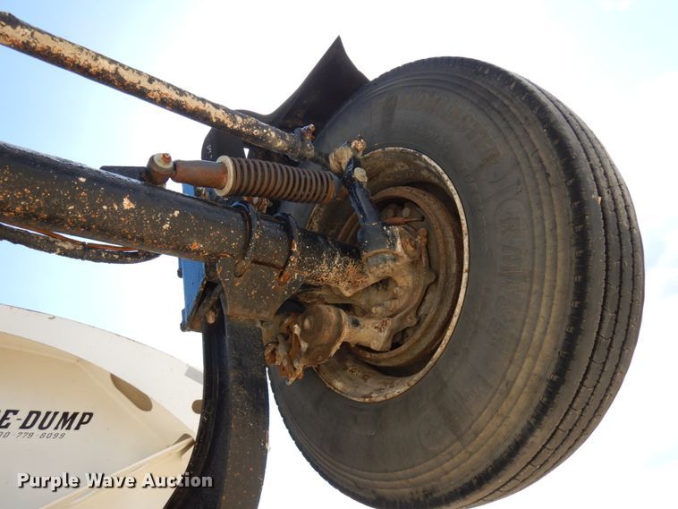 image for item GC9935 2000 Mack RD690S  dump truck