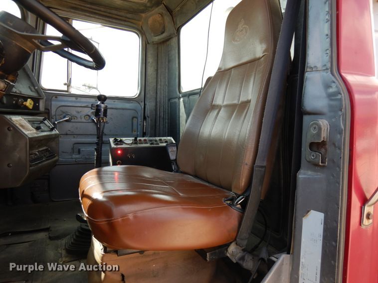 image for item GC9935 2000 Mack RD690S  dump truck