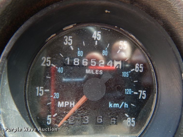 image for item GC9935 2000 Mack RD690S  dump truck