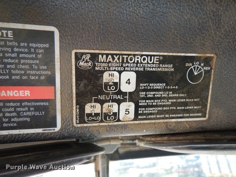 image for item GC9935 2000 Mack RD690S  dump truck