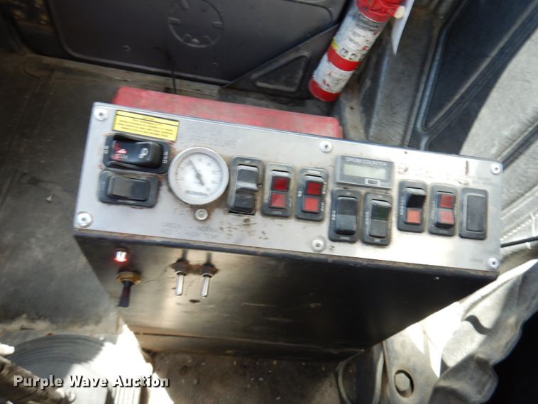 image for item GC9935 2000 Mack RD690S  dump truck