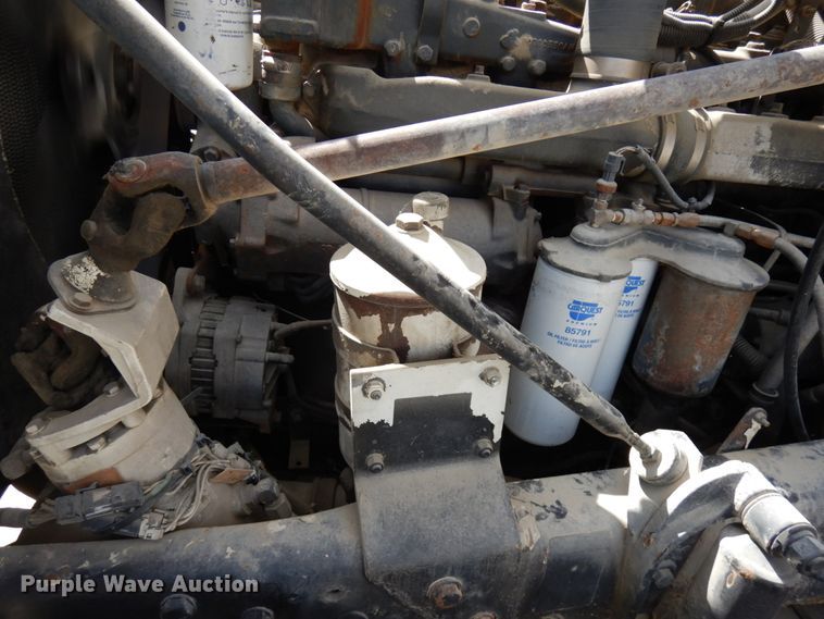 image for item GC9935 2000 Mack RD690S  dump truck