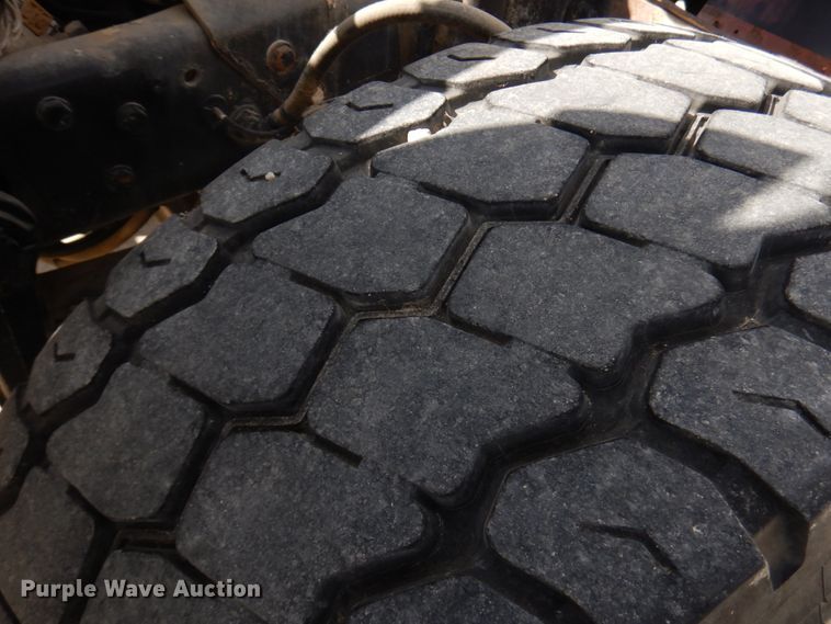 image for item GC9935 2000 Mack RD690S  dump truck