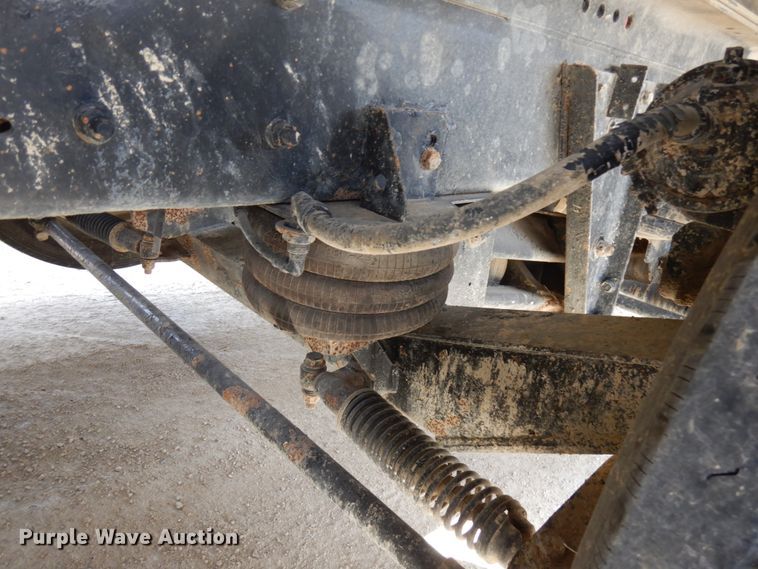 image for item GC9935 2000 Mack RD690S  dump truck