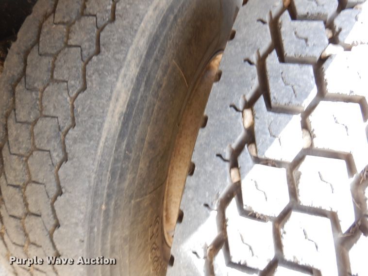 image for item GC9935 2000 Mack RD690S  dump truck