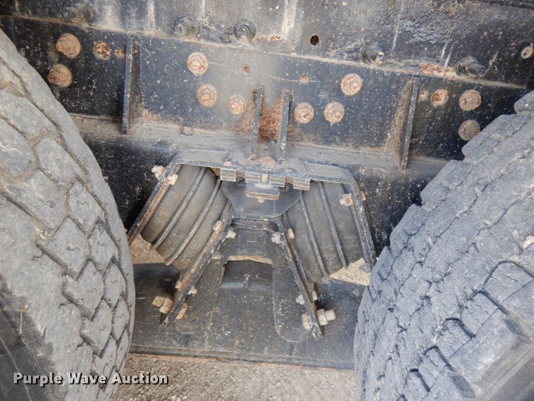 image for item GC9935 2000 Mack RD690S  dump truck