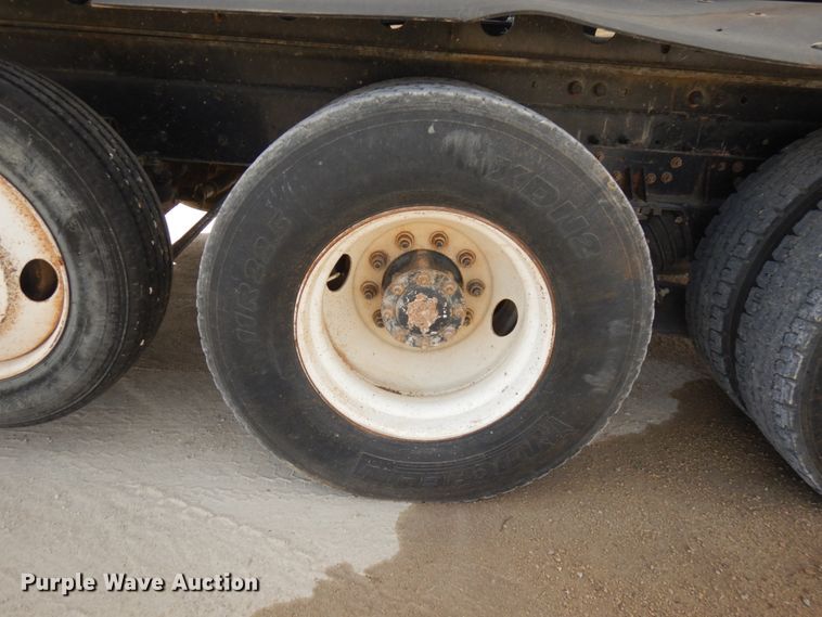 image for item GC9935 2000 Mack RD690S  dump truck