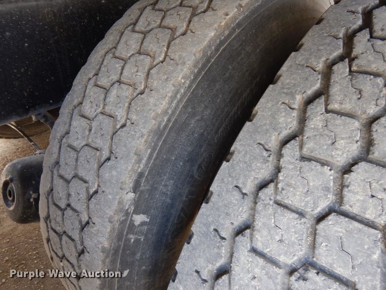 image for item GC9935 2000 Mack RD690S  dump truck