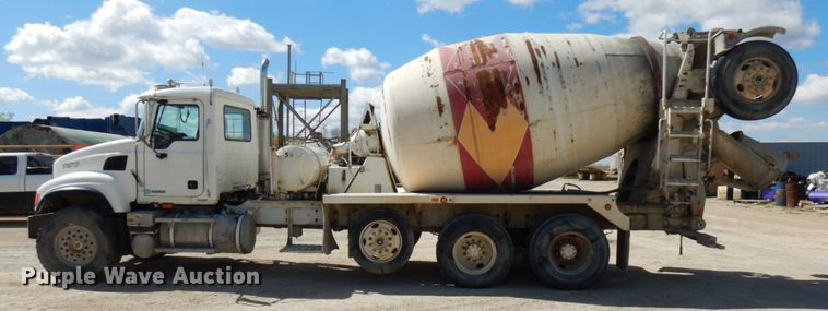image for item GC9936 2007 Mack CV513  ready mix truck