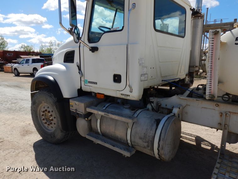 image for item GC9936 2007 Mack CV513  ready mix truck