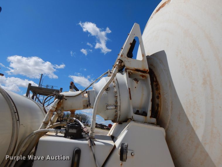 image for item GC9936 2007 Mack CV513  ready mix truck