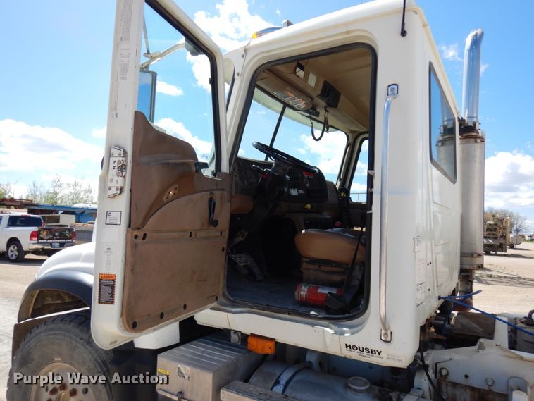 image for item GC9936 2007 Mack CV513  ready mix truck