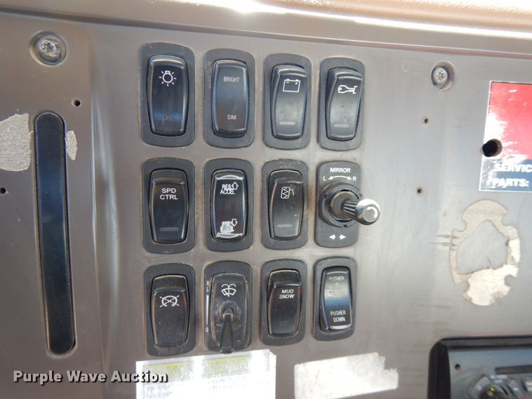 image for item GC9936 2007 Mack CV513  ready mix truck