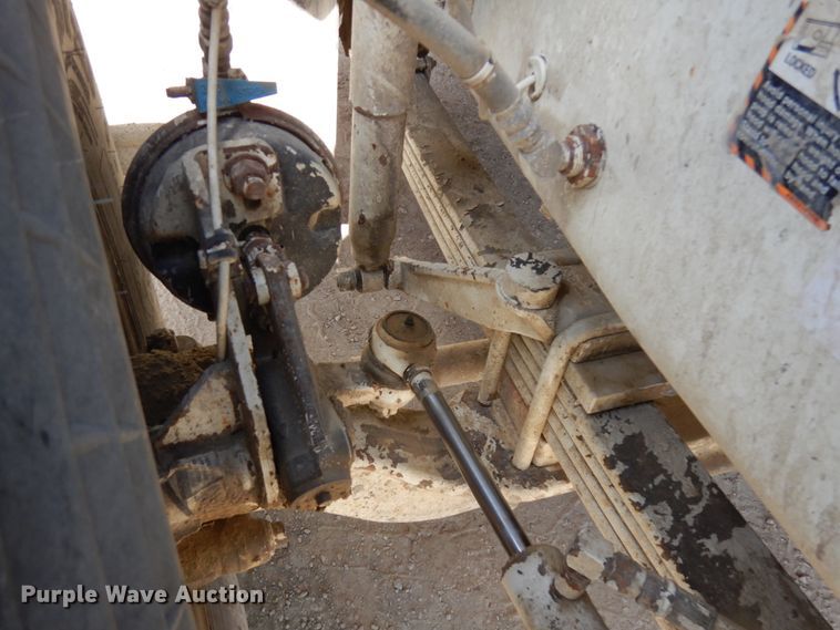 image for item GC9936 2007 Mack CV513  ready mix truck