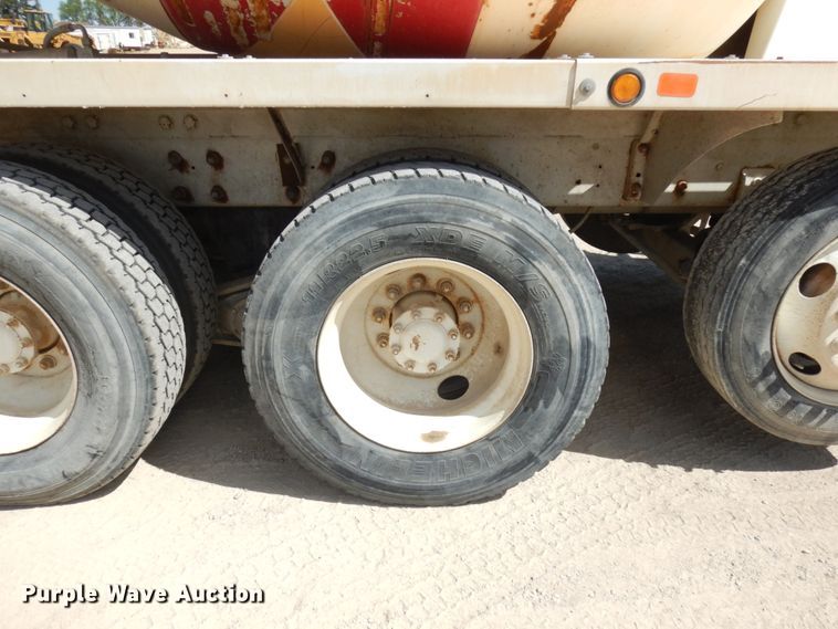 image for item GC9936 2007 Mack CV513  ready mix truck