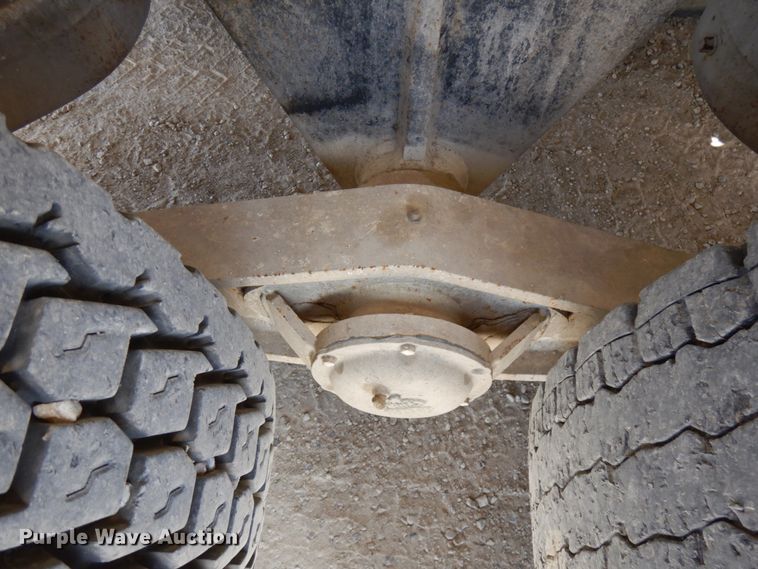 image for item GC9936 2007 Mack CV513  ready mix truck