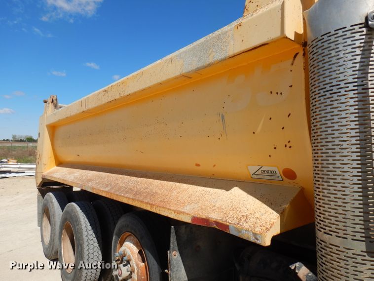 image for item GC9937 2000 Mack RD690S  dump truck