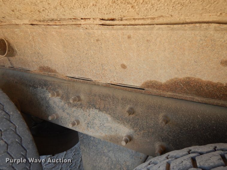 image for item GC9937 2000 Mack RD690S  dump truck