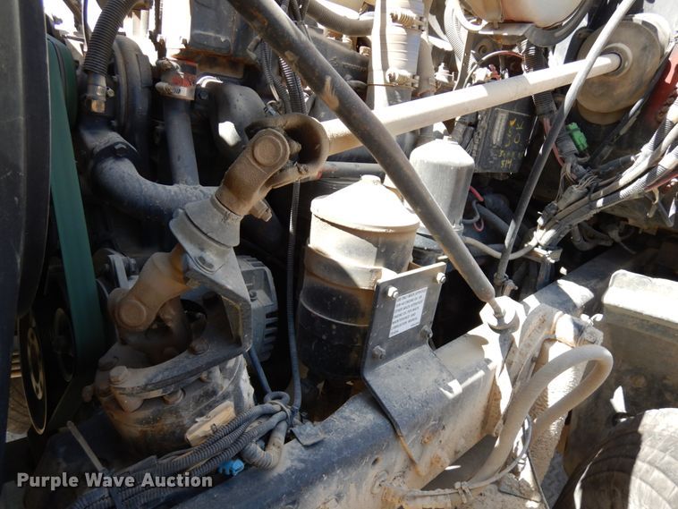 image for item GC9937 2000 Mack RD690S  dump truck