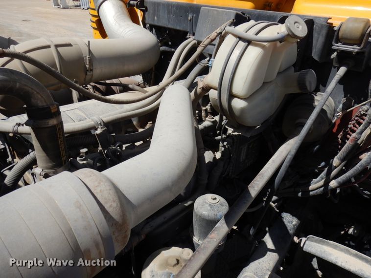 image for item GC9937 2000 Mack RD690S  dump truck