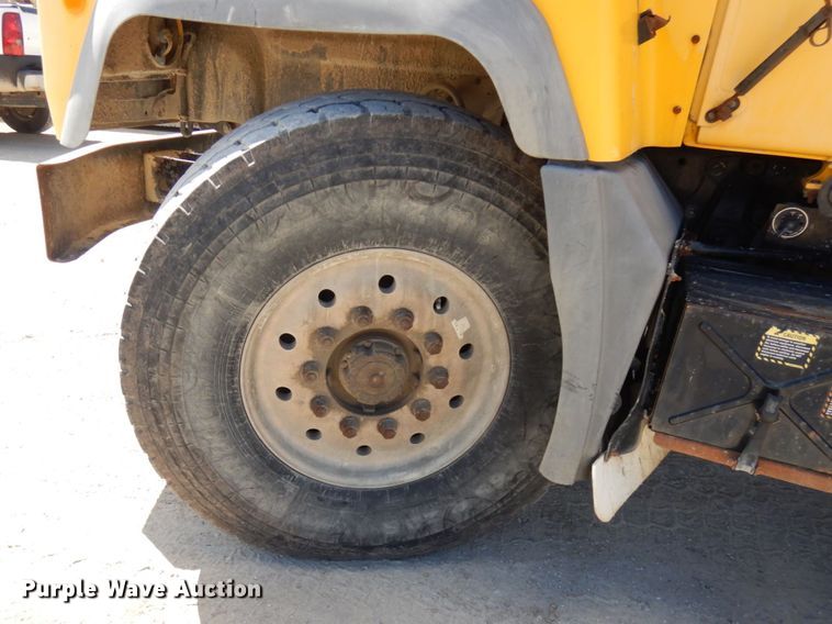 image for item GC9937 2000 Mack RD690S  dump truck