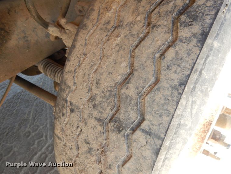 image for item GC9937 2000 Mack RD690S  dump truck