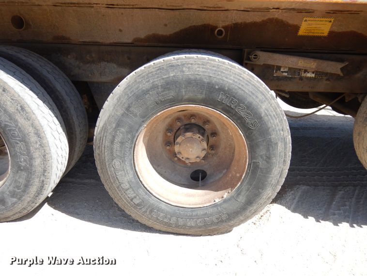 image for item GC9937 2000 Mack RD690S  dump truck