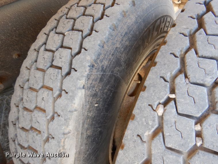 image for item GC9937 2000 Mack RD690S  dump truck