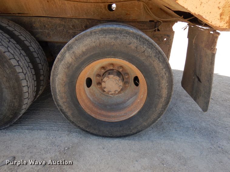 image for item GC9937 2000 Mack RD690S  dump truck