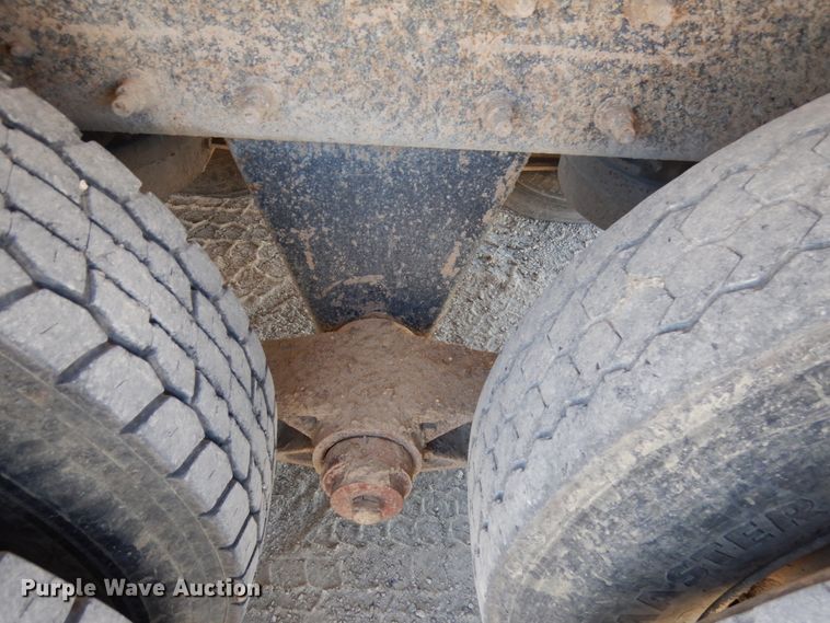 image for item GC9937 2000 Mack RD690S  dump truck