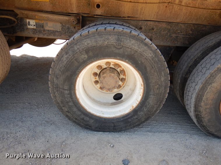 image for item GC9937 2000 Mack RD690S  dump truck