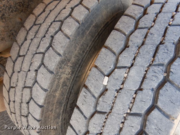 image for item GC9937 2000 Mack RD690S  dump truck